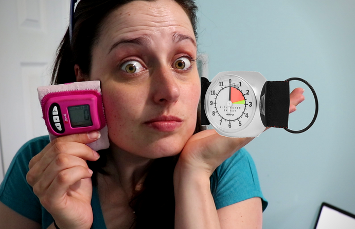 Skydiving gear - Analog vs Digital Altimeter