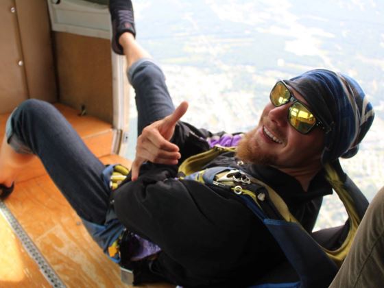 SKYDIVER IN NEED: Help Arthur Leroy Recover